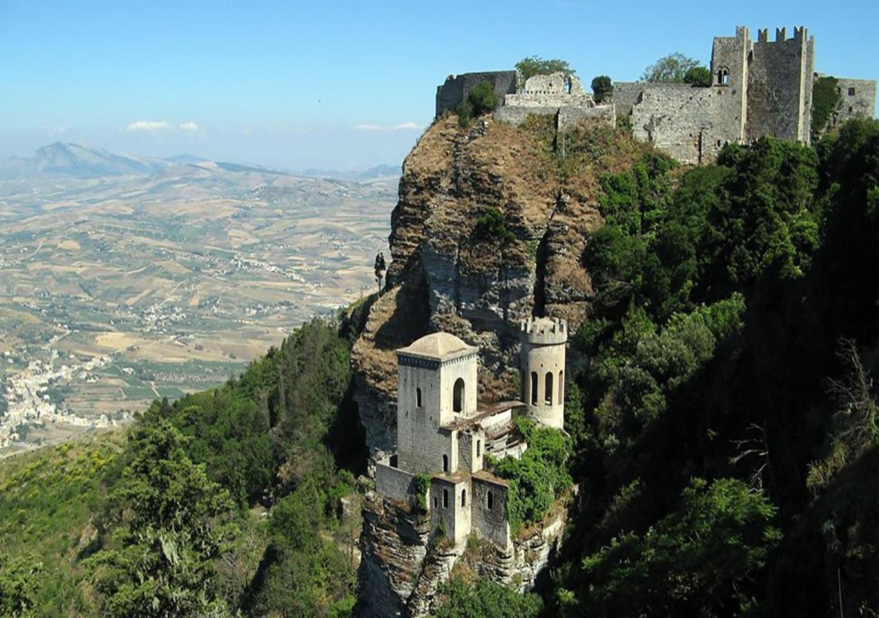 B&B La Casa Di Paola Trapani Bagian luar foto